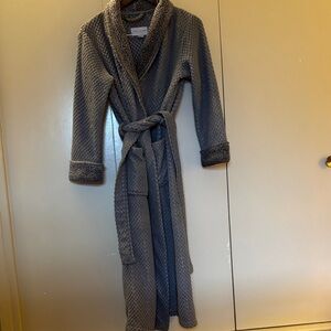 Carole Hochman Textured Gray Robe Size Small